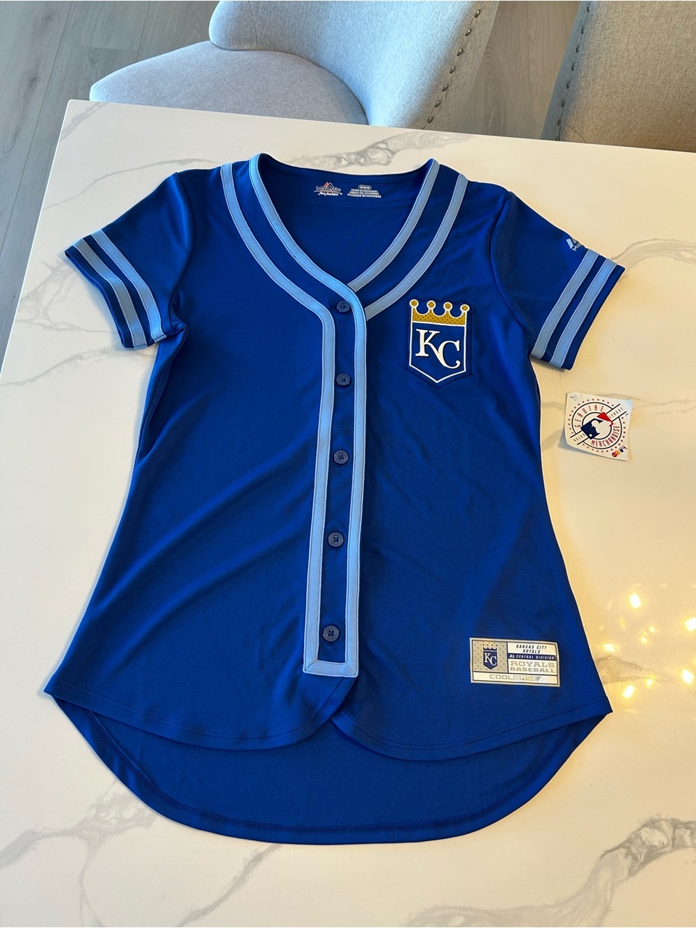 New Women’s Kansas City Royals Blue Button-Front Baseball Top. Size Medium